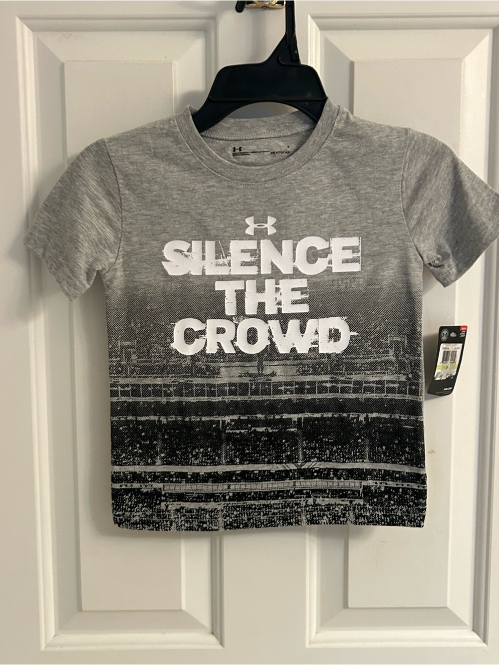 Next-Boys Under Armour Grey & Black 'Silence The Crowd' Graphic Tee